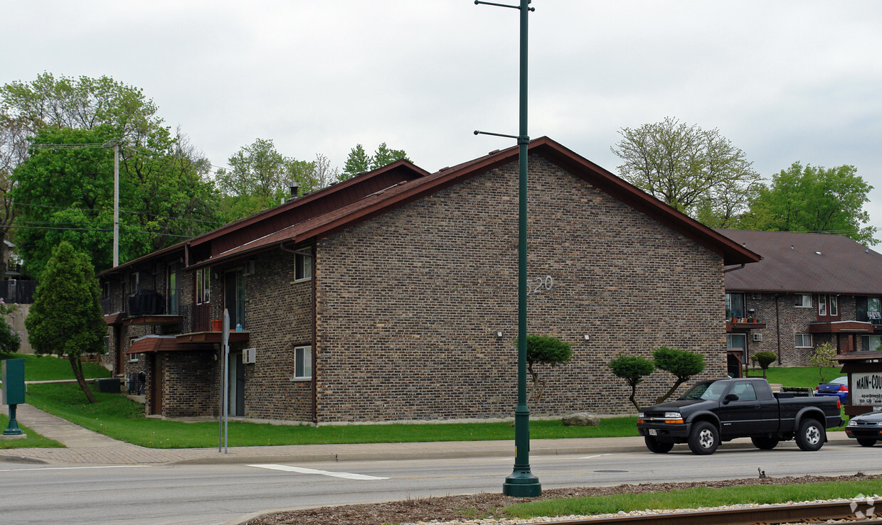 Building Photo - Main Court Apartments