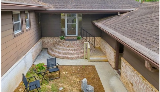 Photo - 3102 Claiborne Dr NW House