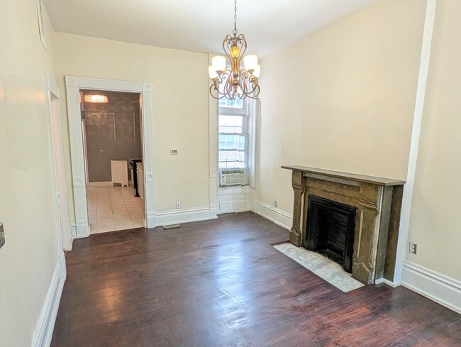 Building Photo - 229 S Racine Ave