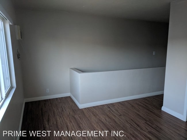 Building Photo - 11500 Budlong Ave