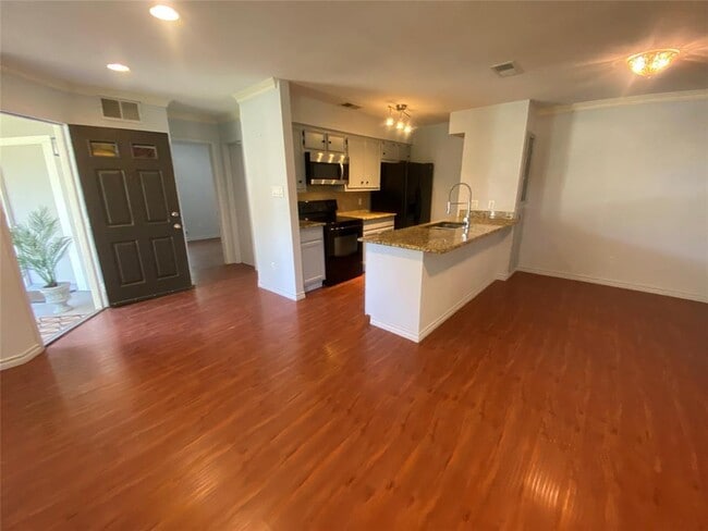Building Photo - 10616 Mellow Ln