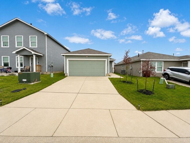 LOVELY 3 BEDROOM 2 BATH HOME WITH EASY ACCESS TO DOWNTOWN & BROOKS CITY BASE FEATURING OUTDOOR AC... - LOVELY 3 BEDROOM 2 BATH HOME WITH EASY ACCESS TO DOWNTOWN & BROOKS CITY BASE FEATURING OUTDOOR AC...