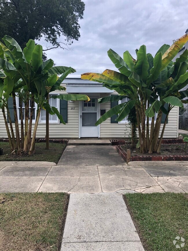 Building Photo - 207 Ellis St