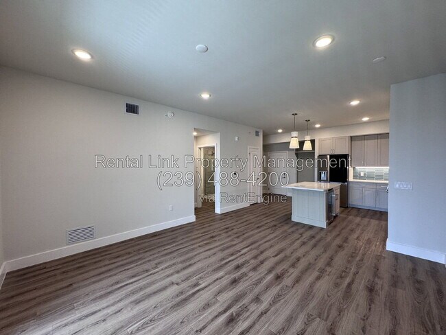 Building Photo - 414 Cape Coral Pkwy E