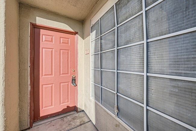 Building Photo - 1908 Mountain Hills Ct