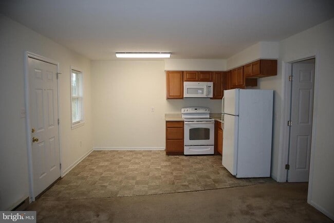 Building Photo - 528 Winder St