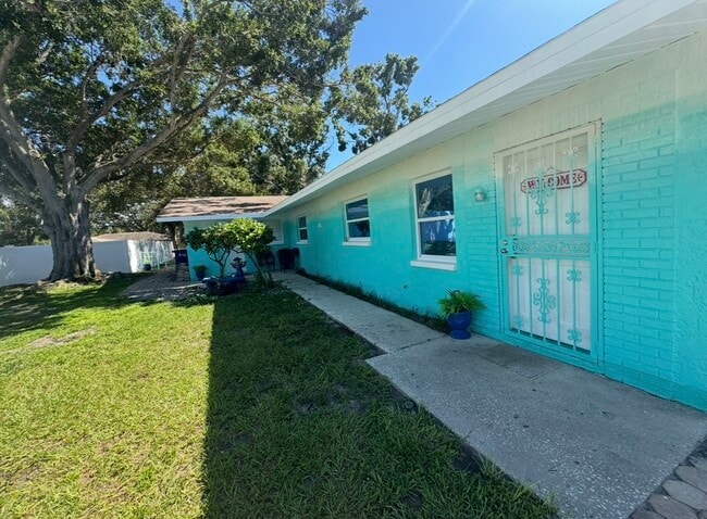 Building Photo - 3004 Oaklawn Ave
