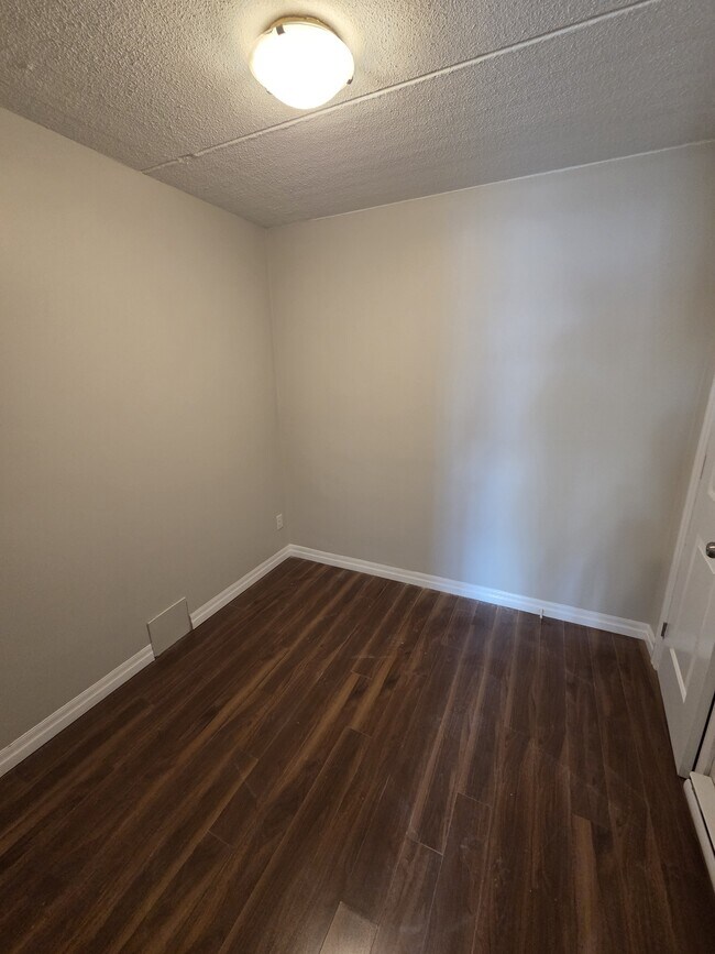 Photo du bâtiment - 251 Erb St. W