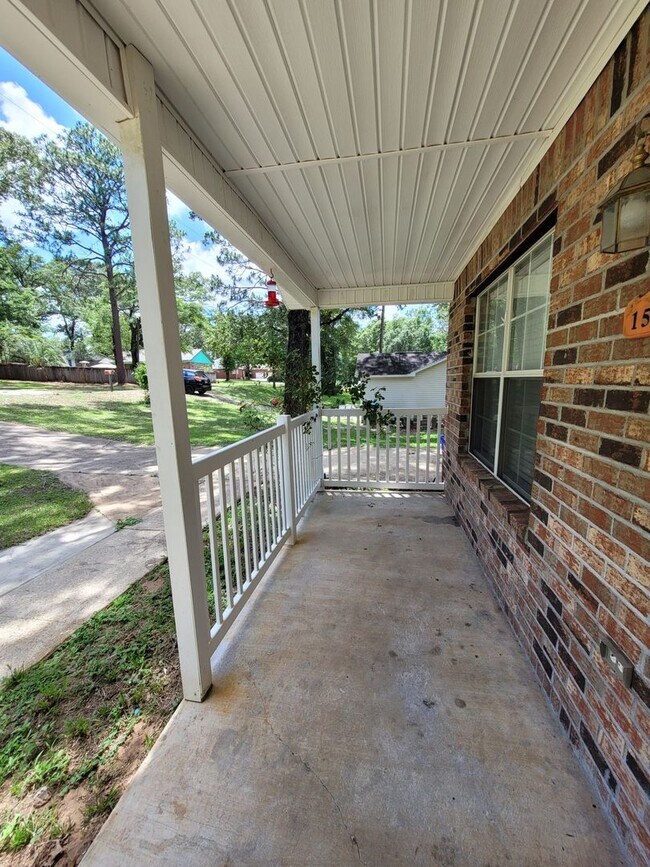 Building Photo - 1568 Texas Pkwy Crestview. January Move-in...