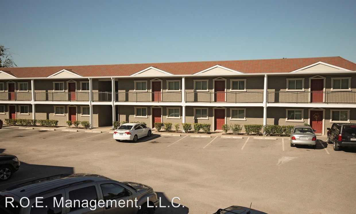 Primary Photo - 3200 N Macgregor Way