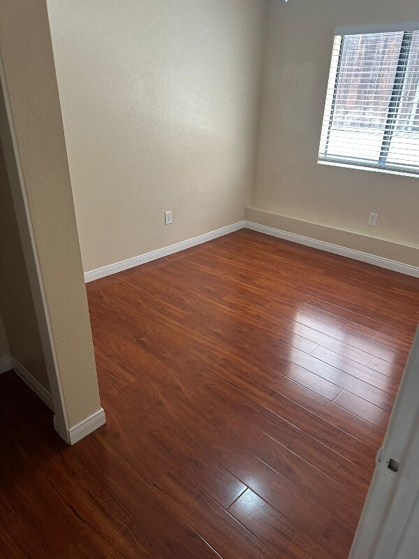 Foto del edificio - 5325 Huntington Dr N
