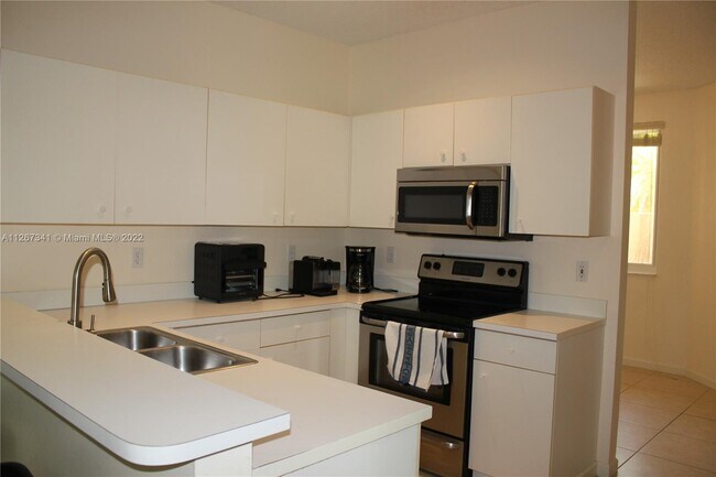 Foto del edificio - 15855 SW 12th St