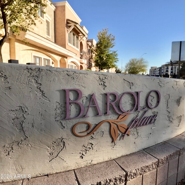 Foto del edificio - 10757 N 74th St