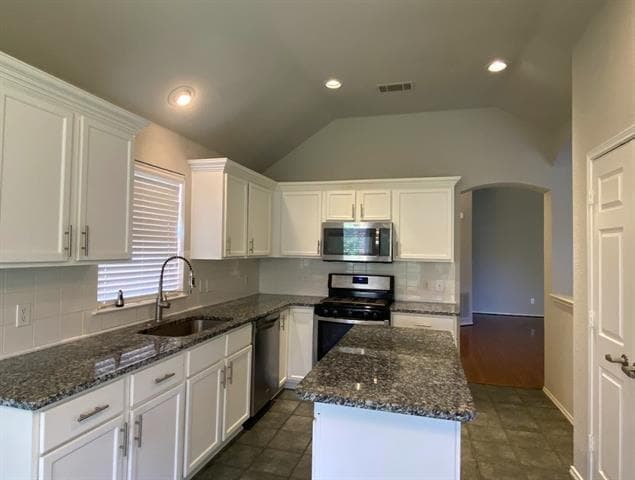 Building Photo - 2645 Red Spruce Dr