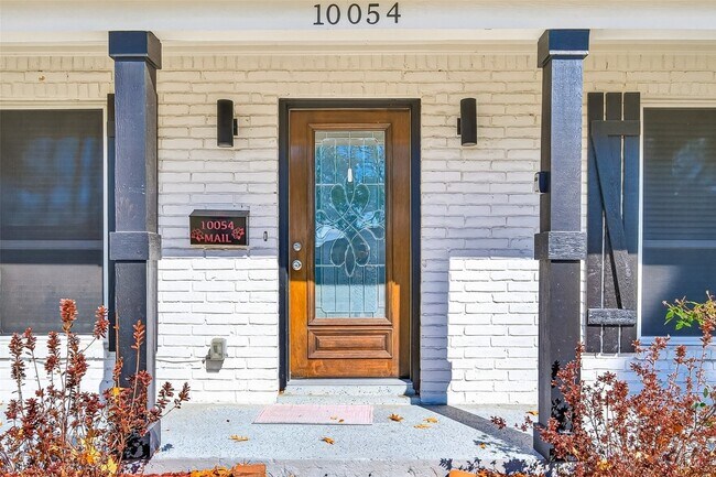 Building Photo - 10054 Cedardale Dr