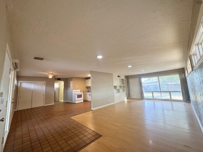Foto del edificio - 4409 McCrory Ave