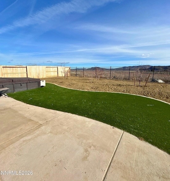 Foto del edificio - 8932 Coyote Blf Dr