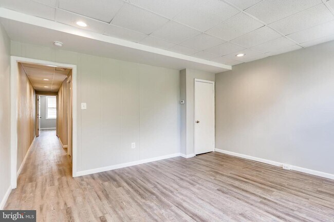 Building Photo - 3009 Shannon Dr
