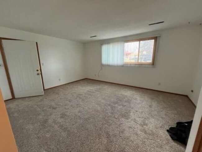 Building Photo - 4922 SW 14th St