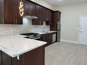 Building Photo - 527 Union Ave