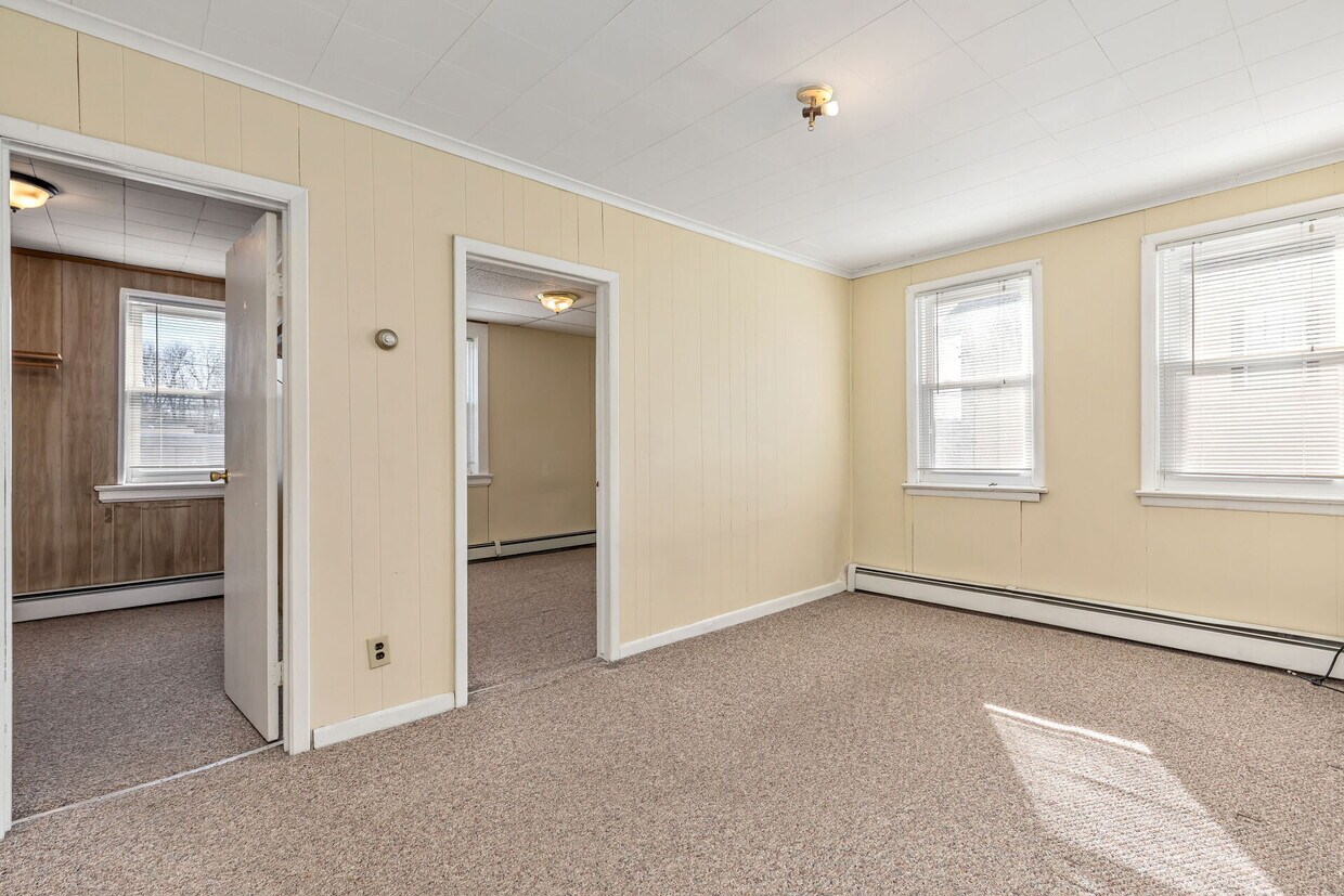 Primary Photo - 307 W Westfield Ave