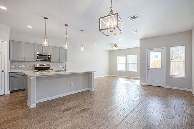 Building Photo - 17125 Wilthorne Colony Ct