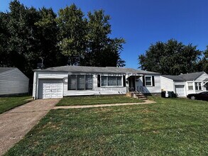 Building Photo - 10205 Cabot Dr