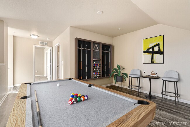 Foto del edificio - Maple Leaf Townhomes