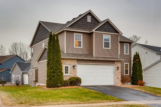 Foto del edificio - 7586 Inland Ln N