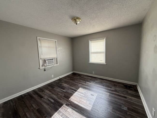 Foto del edificio - 3718 Charloe Ct