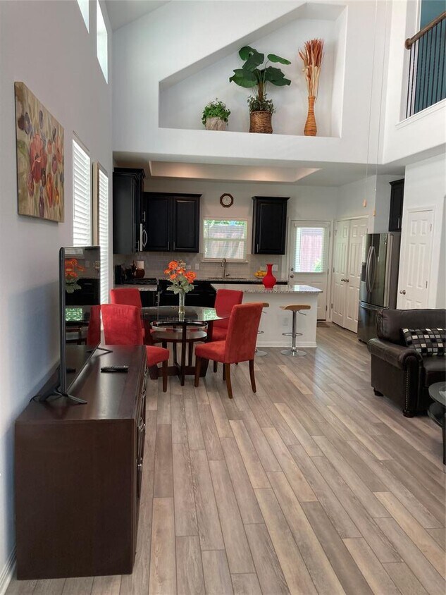 Foto principal - 1200 Avani Brook Ln