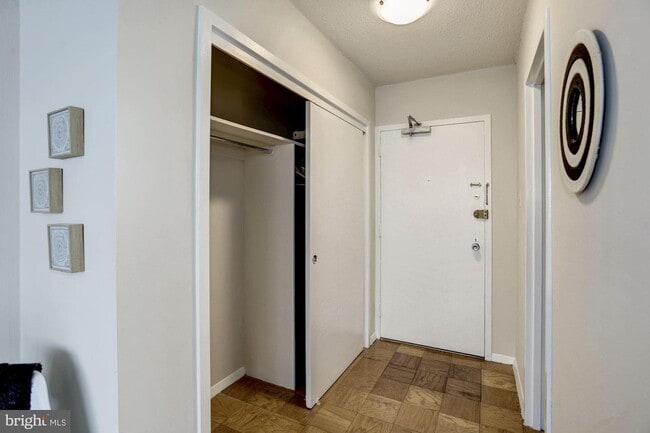 Building Photo - 5500 Friendship Blvd