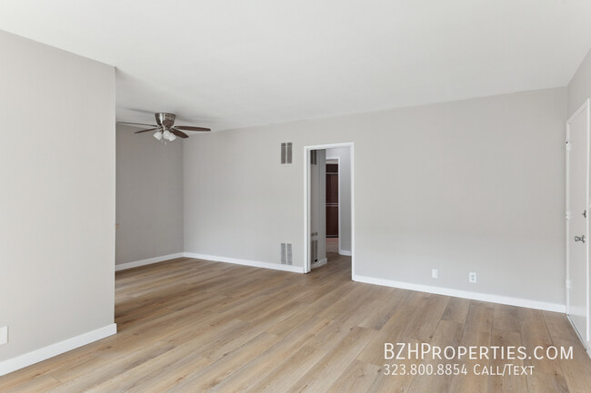 Building Photo - 1028 1/2 N Edinburgh Ave-#5