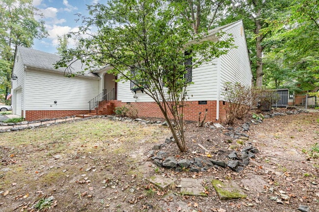 Building Photo - Charming One-Level Home in Quiet Cul-de-Sa...