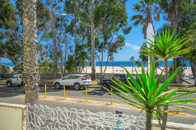 Building Photo - Ocean Condos- All Ocean View Apartments!