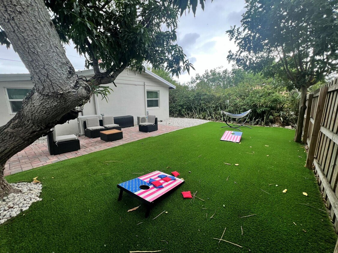 Foto principal - 2730 Lake Ave