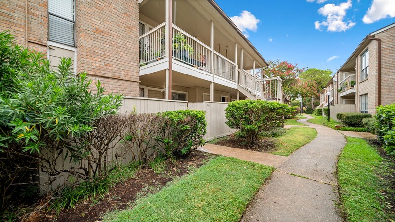 Foto principal - 2100 Wilcrest Dr