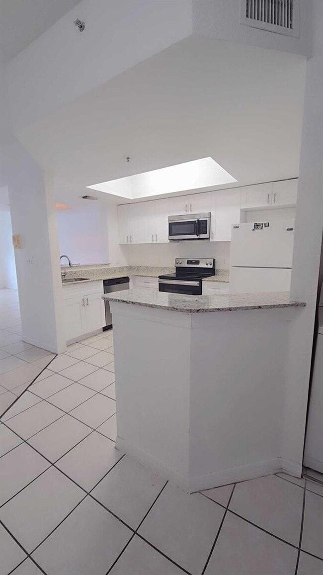 Foto del edificio - 751 SW 148th Ave