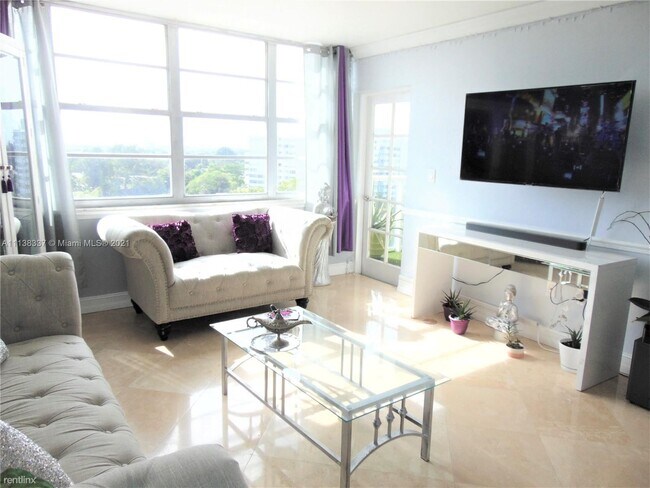 Foto del edificio - 1351 NE Miami Gardens Dr