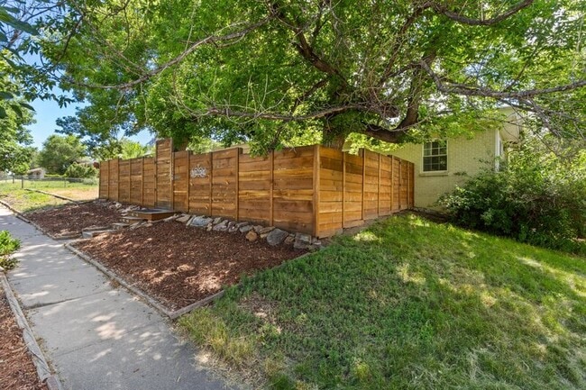 Photo - 2326 N Meade Ave House