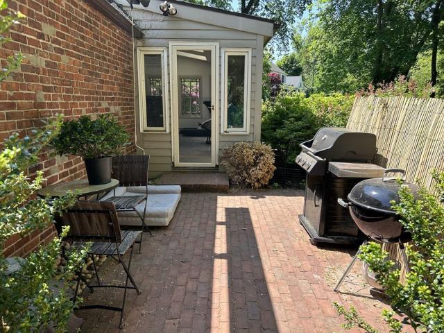 Building Photo - 3 bedroom in Wellesley MA 02482