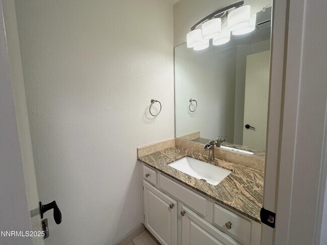 Foto del edificio - 2875 Idlewild Dr