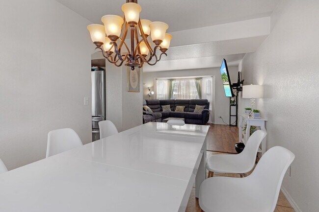 Foto del edificio - 6994 Ketchum Dr