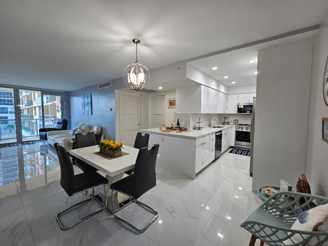 Building Photo - 2501 S Ocean Dr