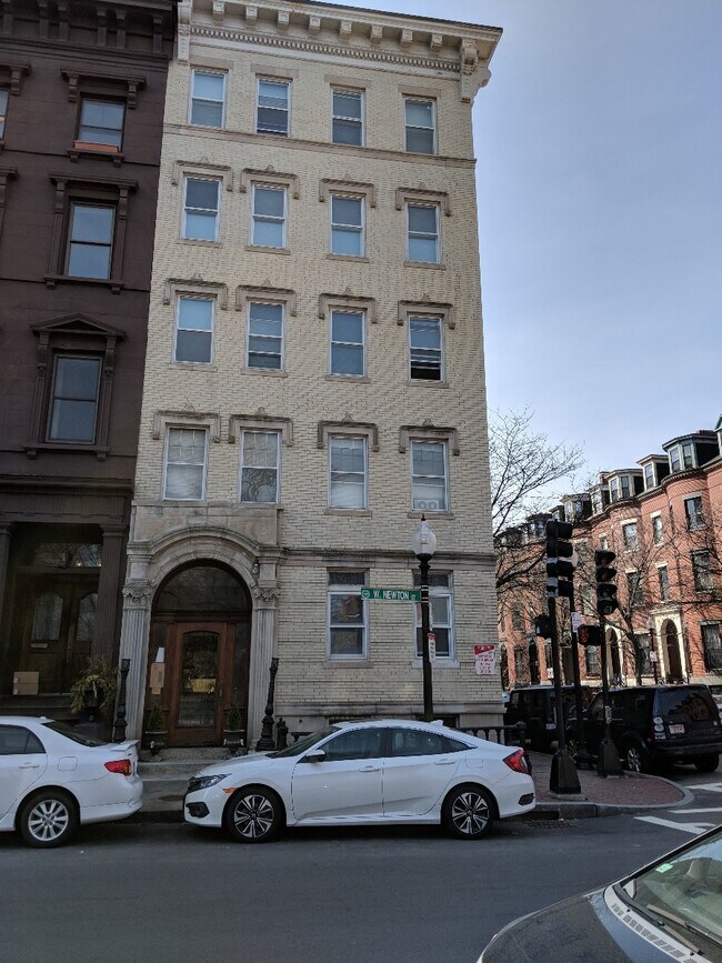 Foto del edificio - 46 W Newton St