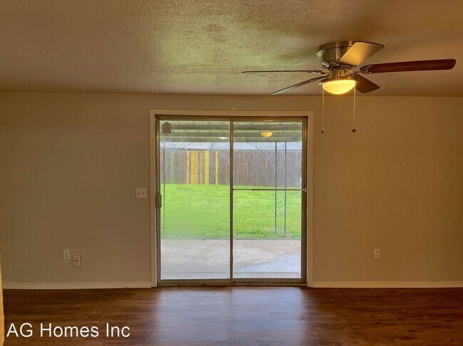 Building Photo - 3 br, 2 bath House - 9217 N Eagle Lane