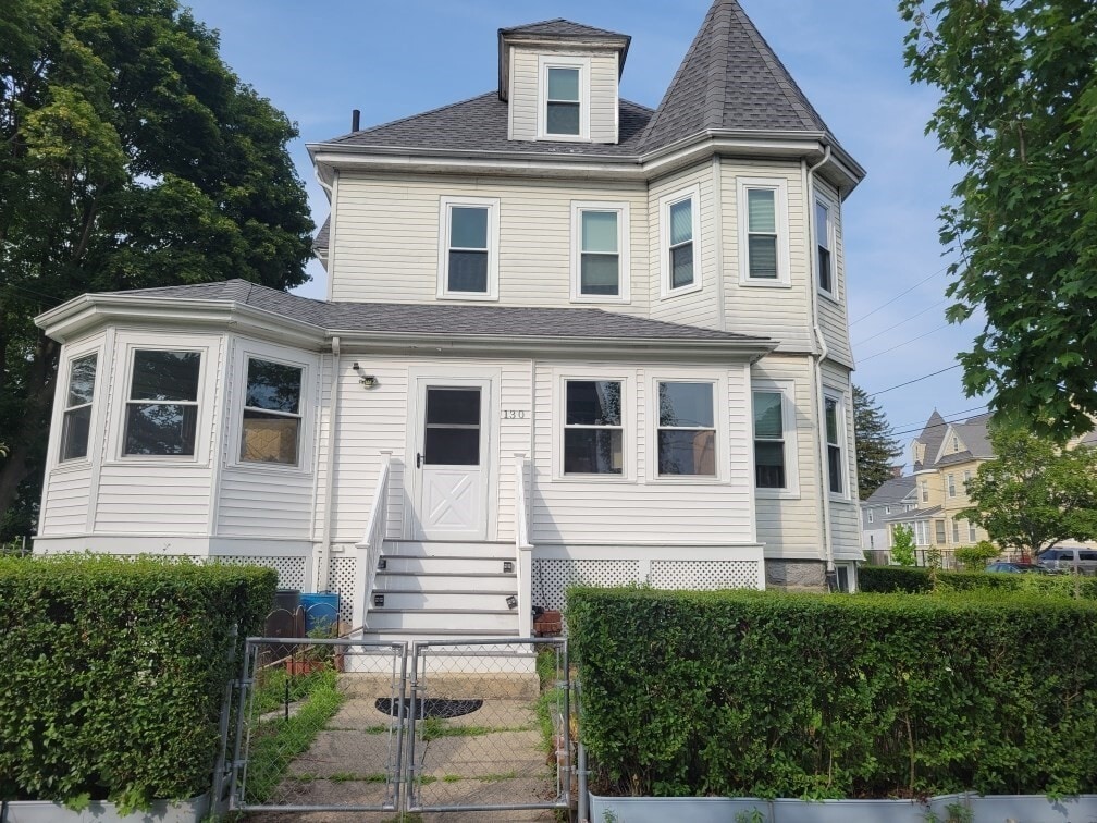 Primary Photo - 130 Taylor St