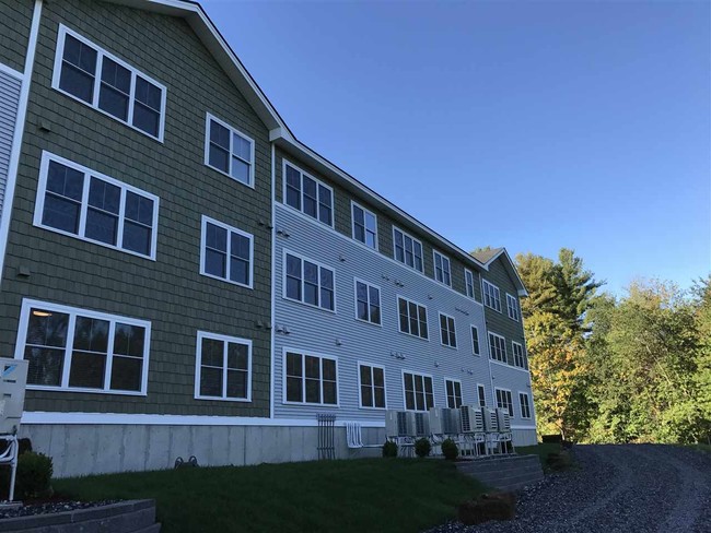 Building Photo - 52 E Ridge Dr
