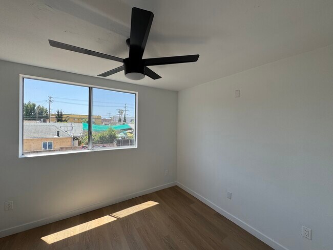 Foto del edificio - 619 N Kingsley Dr
