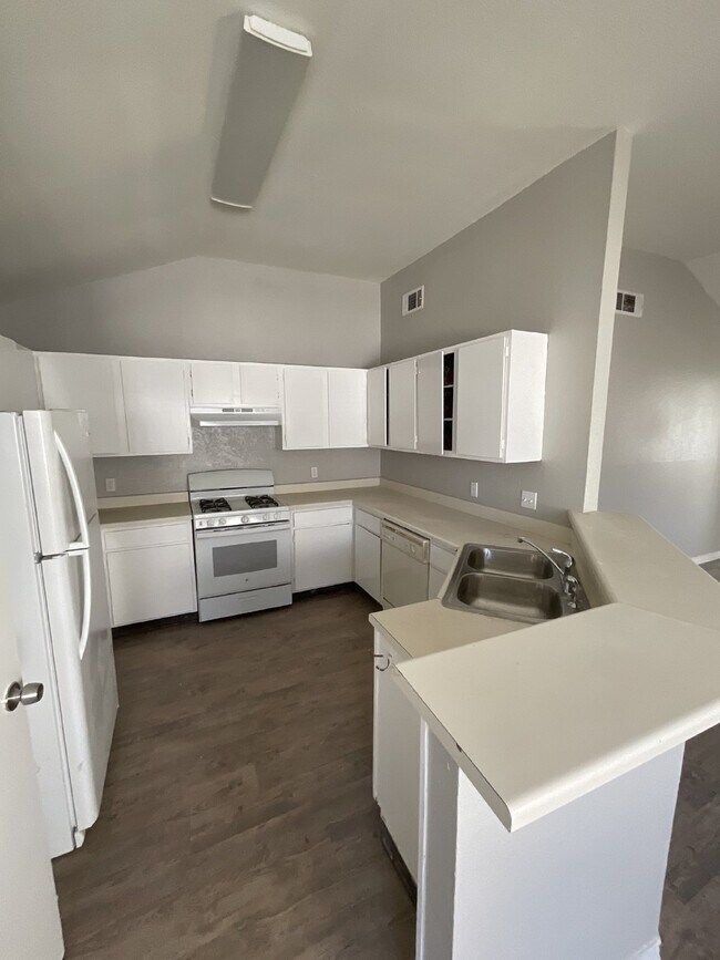 Foto del edificio - Charming 3 bedroom 2 bath duplex